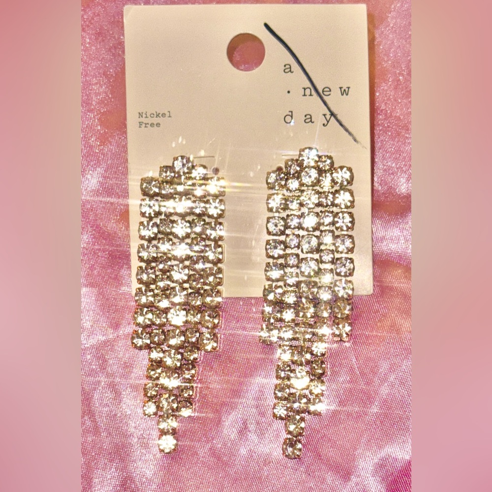 💎🦋 BRAND NEW 🦋💎 a new day - Silver Crystal Statement Earrings